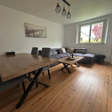 La Petite Maison Dans La Ferme *
